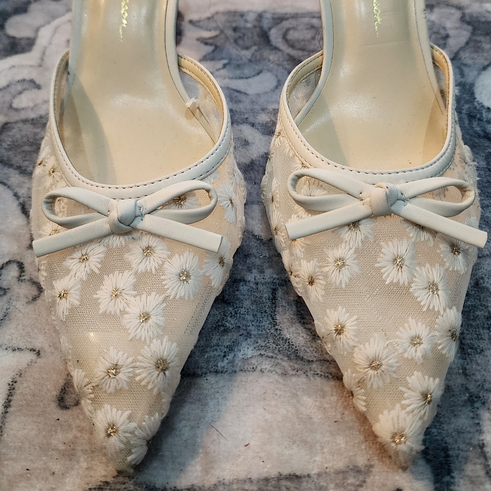 Jessica Simpson Cream Heels - Picture 2 of 3